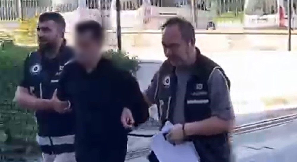 Aydın’ın Nazilli ilçesinde bir kişiyi silahla yaralayıp kaçan zanlı, polis