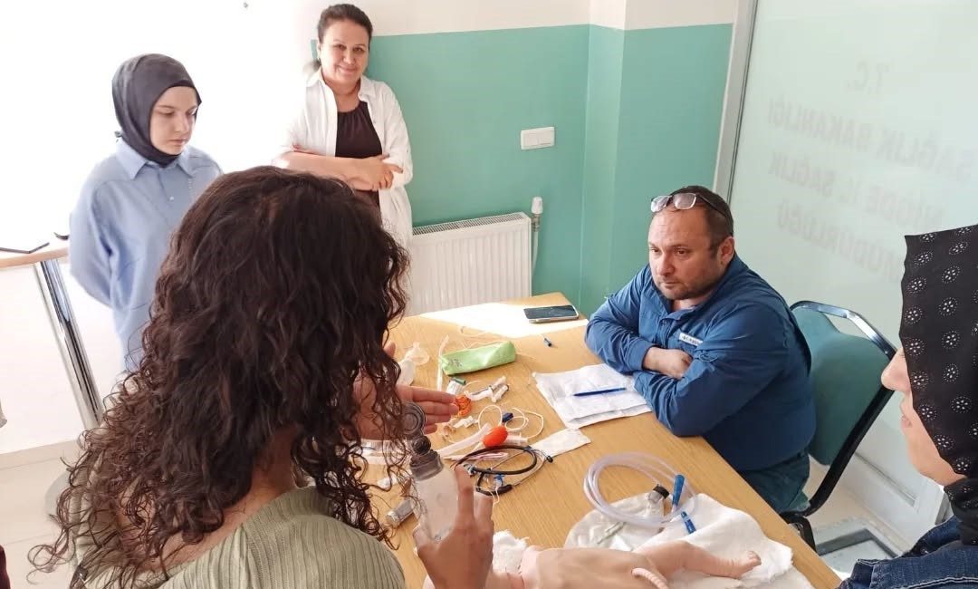 Niğde İl Sağlık Müdürlüğü Halk Sağlığı Hizmetleri Başkanlığı koordinesinde, Yenidoğan