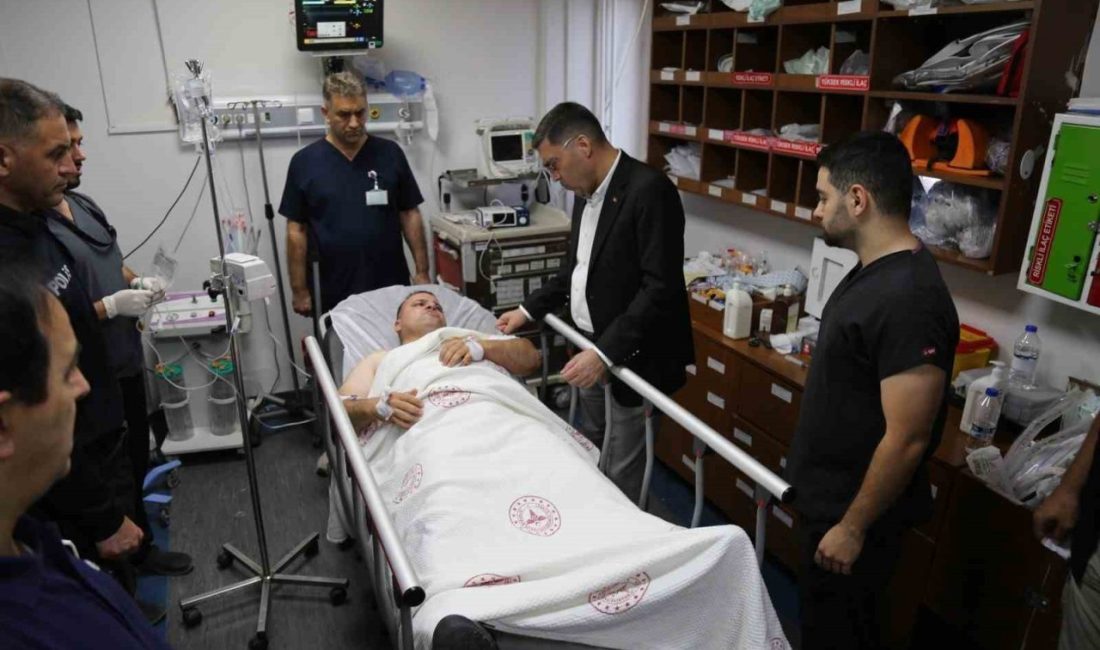 Şanlıurfa’da polis merkezi önünde nöbet tutarken bıçaklı saldırıya uğrayan polis