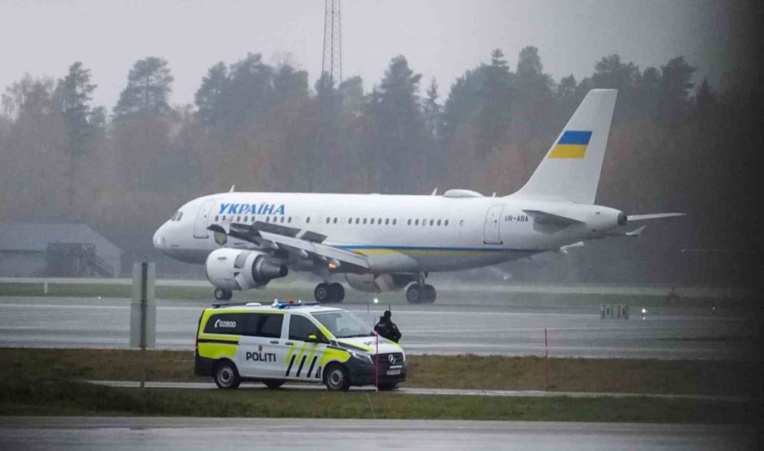 Ukrayna Devlet Başkanı Vladimir Zelenskiy Norveç’in başkenti Oslo’da Başbakan Jonas