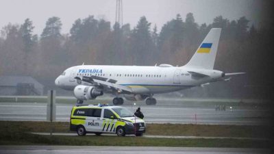Ukrayna Devlet Başkanı Vladimir Zelenskiy Norveç’in başkenti Oslo’da Başbakan Jonas