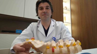 Geçen yıl ‘yılın en iyi genç beyin cerrahı’ seçilen Beyin