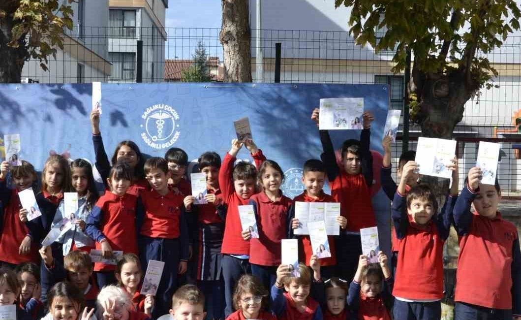 Eskişehir İl Sağlık Müdürlüğü’nce Batıkent Ticaret Borsası İlkokulu’nda ’Sağlıklı Çocuk,