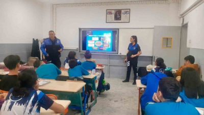 Aydın İl Emniyet Müdürlüğü ekipleri, ortaokul öğrencilerle buluşarak polislik mesleğini