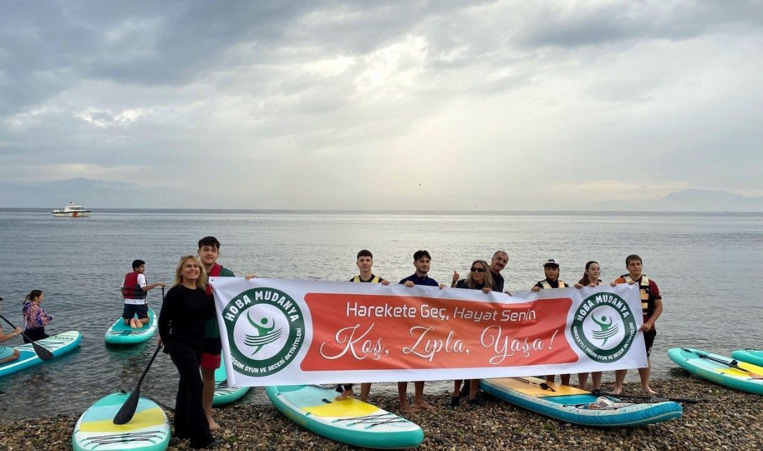 Bursa’nın Mudanya ilçesinde lise öğrencileri suda dengede durmayı öğrendiler. Mudanya