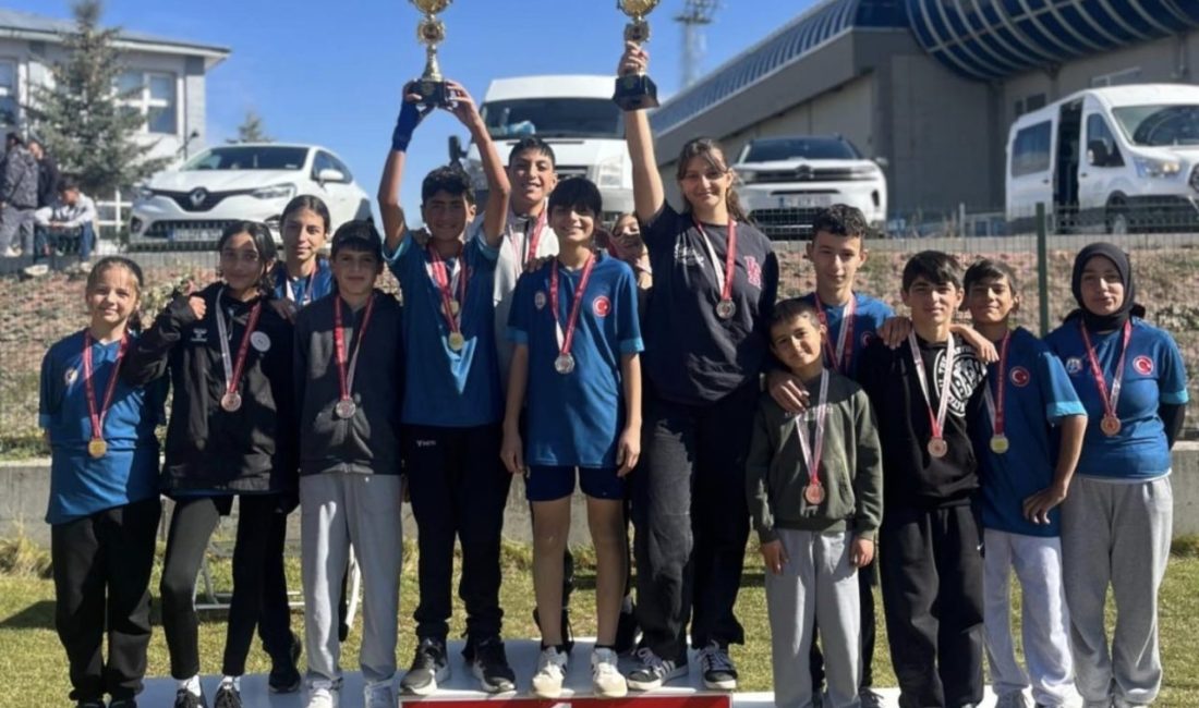 Okul sporları kapsamında Erzurum’da düzenlenen yarışmalarda Aşkale, birçok branşta elde