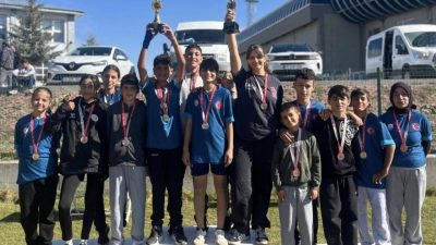 Okul sporları kapsamında Erzurum’da düzenlenen yarışmalarda Aşkale, birçok branşta elde