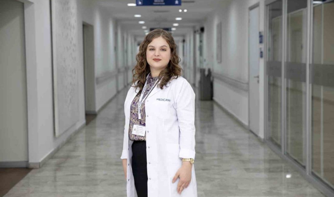 Okulların açılmasıyla birlikte çocuklar yeniden kalabalık sınıflara, servis araçlarına ve