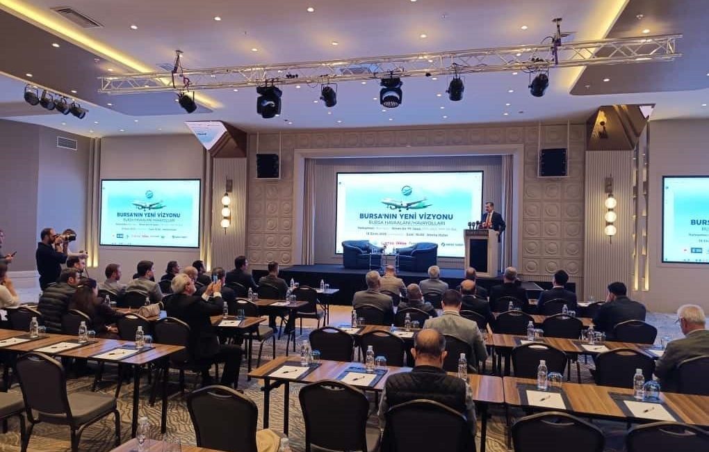 Oman Air Yönetim Kurulu üyesi İlker Aycı: Oman Air Yönetim Kurulu Üyesi İlker Aycı, Bursa’da katıldığı programda