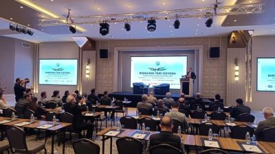 Oman Air Yönetim Kurulu Üyesi İlker Aycı, Bursa’da katıldığı programda