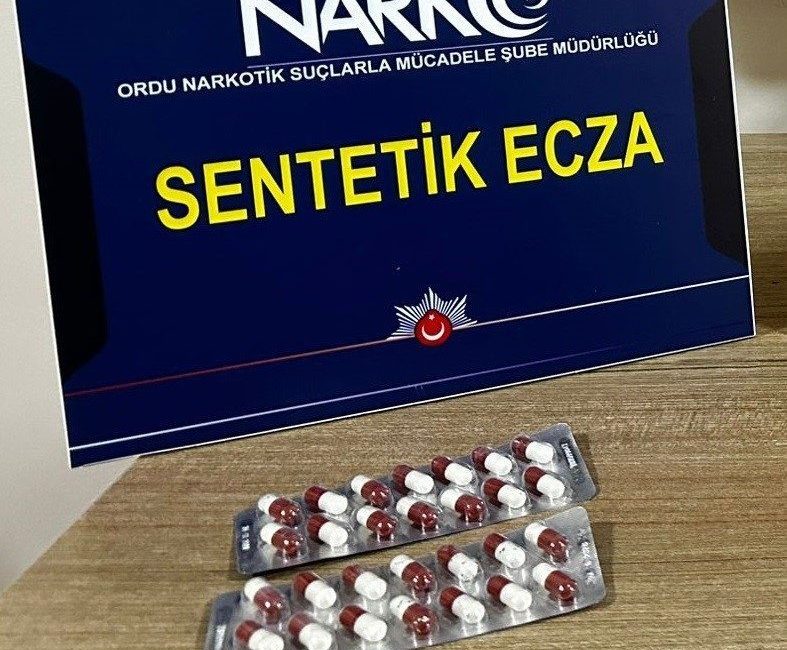 Ordu’da polis ekipleri tarafından düzenlenen uyuşturucu operasyonlarında 3 şüpheli tutuklandı.