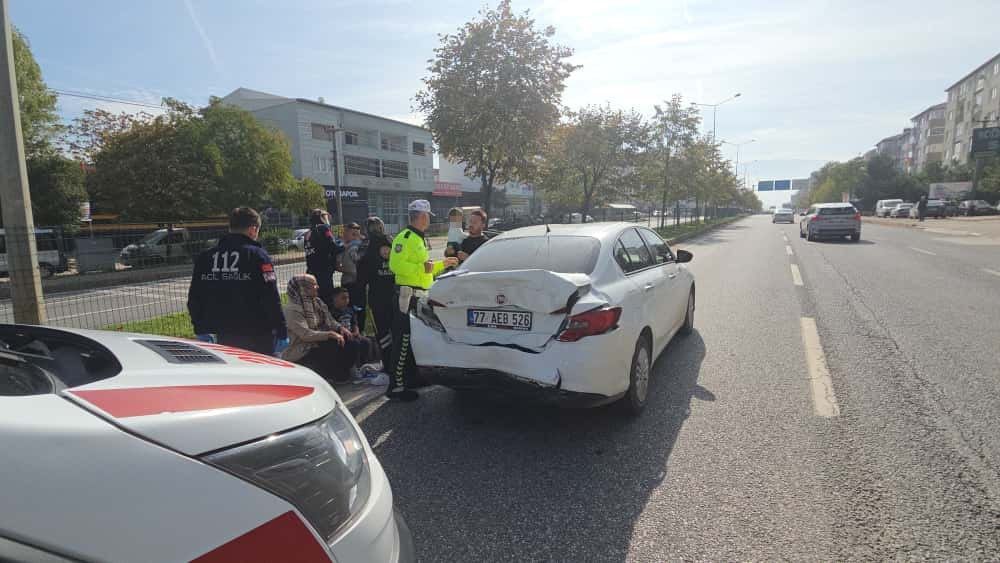 Bursa’nın Orhangazi ilçesinde kırmızı ışıkta duran kamyona çarpmamak için manevra