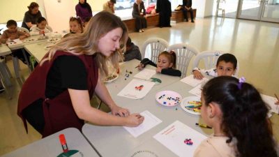 Osmangazi Belediyesi, hayata geçirdiği atölye çalışmasıyla çocuklara oyunlar oynatarak sağlıklı