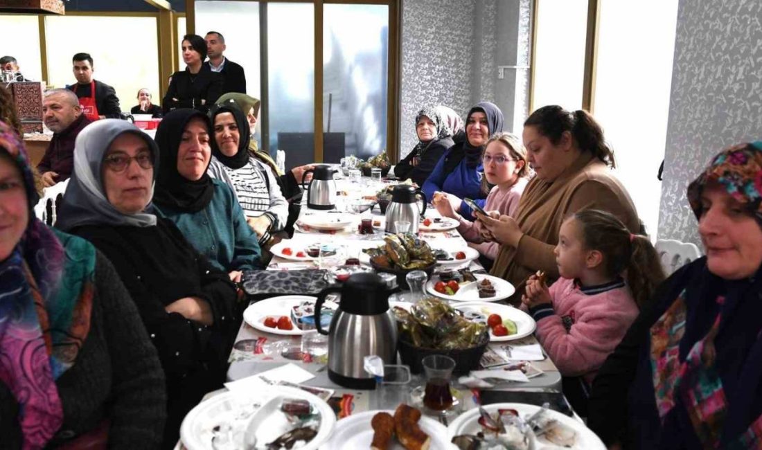 Osmangazi’de hizmet sahada şekilleniyor Osmangazi’de yaşayan vatandaşlarla daha güçlü iletişim kurmak ve hizmetleri yerinde