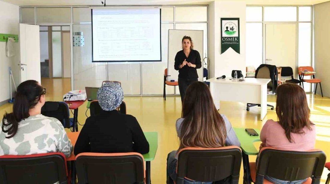 Osmangazi’de meslek edindiren kurslar başladı Osmangazi Belediyesi Meslek Edindirme Kursları, (OSMEK) 2025-2026 dönemi kursları başladı.