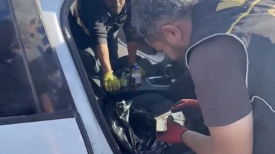 Osmaniye’de durdurulan araçta yasa dışı yollarla yurda sokulan 7 kilogram