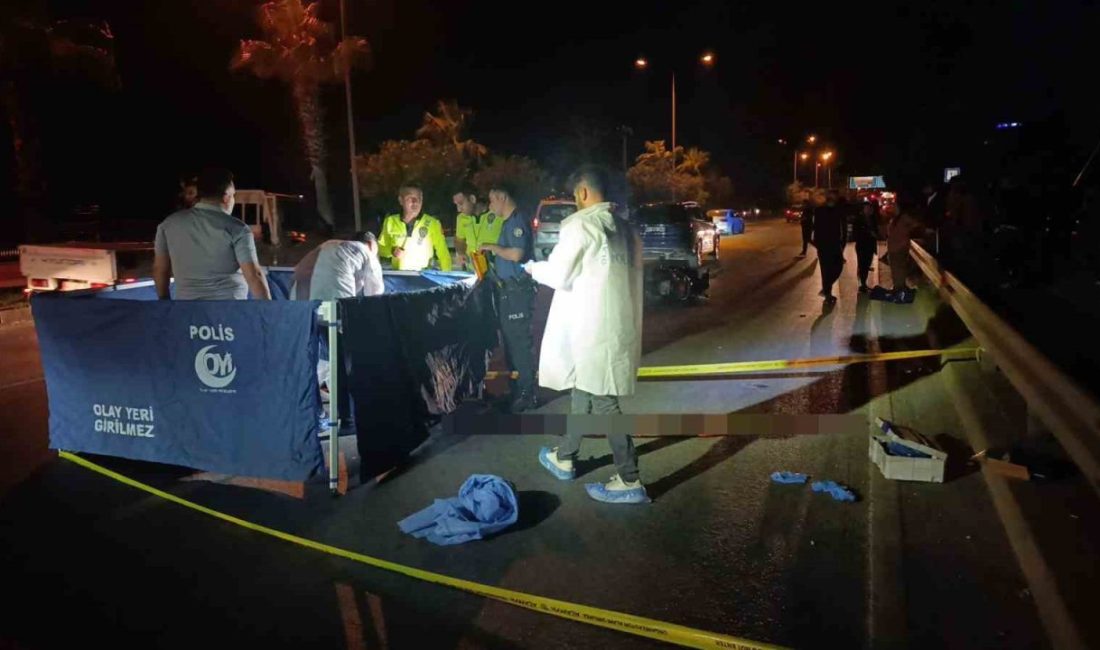 Antalya’nın Alanya ilçesinde motosiklet ile otomobilin çarpışması meydana gelen trafik