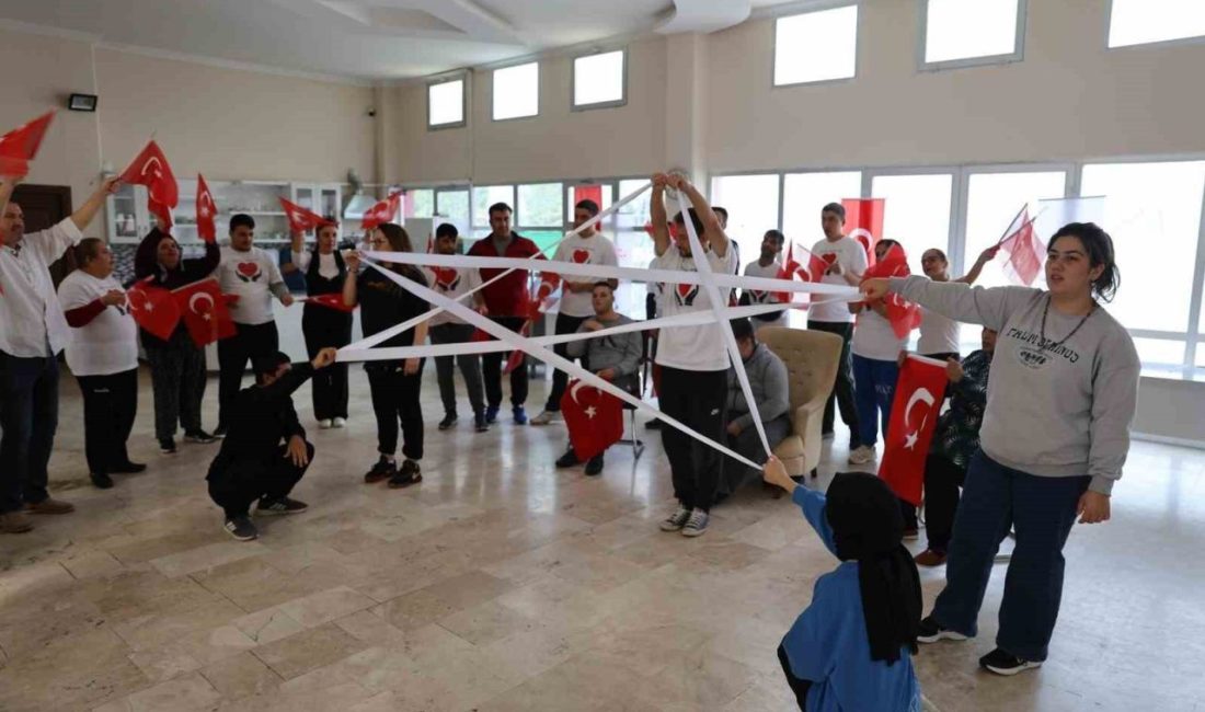 Yunusemre Belediyesi Engelsiz Yaşam Merkezi’nde eğitim gören özel ihtiyaçlı bireyler,