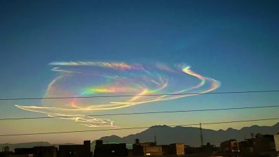 Pakistan’ın Belucistan eyaletindeki Ketta Vadisi üzerinde oluşan “ateş gökkuşağı” sıra