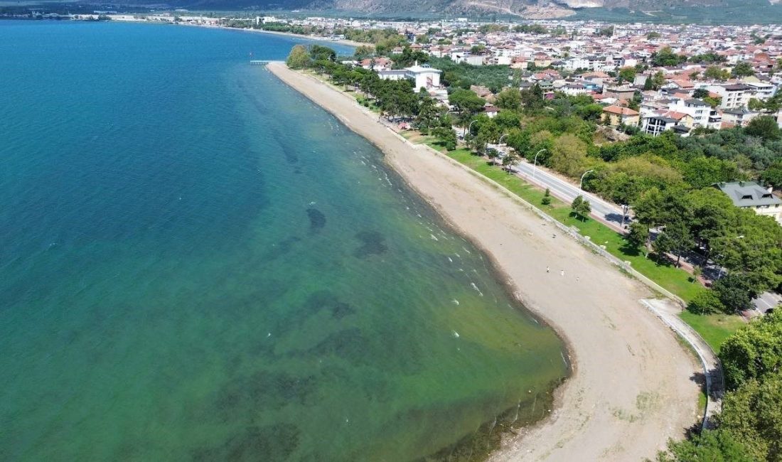 Papanın geleceği ve deprem hareketliliği, İznik’e olan ilgiyi artırdı Son günlerde Papa’nın İznik’i ziyaret edeceği yönündeki haberler ve bölgede
