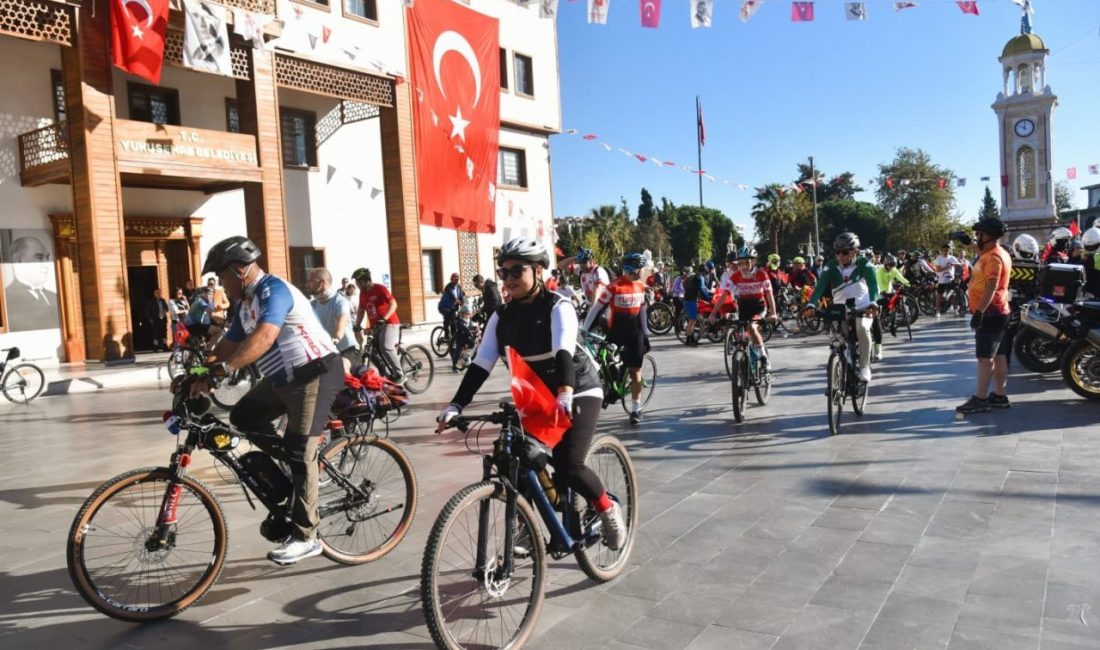 Yunusemre Belediyesi, cumhuriyetimizin kuruluşunun 102. yıldönümü onuruna bisiklet turu düzenledi.