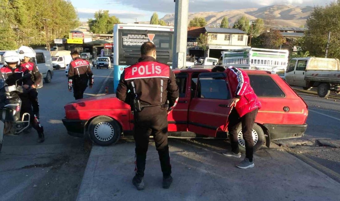 Malatya’da polisin “dur” ihtarına uymayarak kaçan sürücü kaza yaptı. Yaya