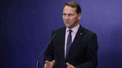 Polonya Dışişleri Bakanı Radoslaw Sikorski, ABD Başkanı Donald Trump ve