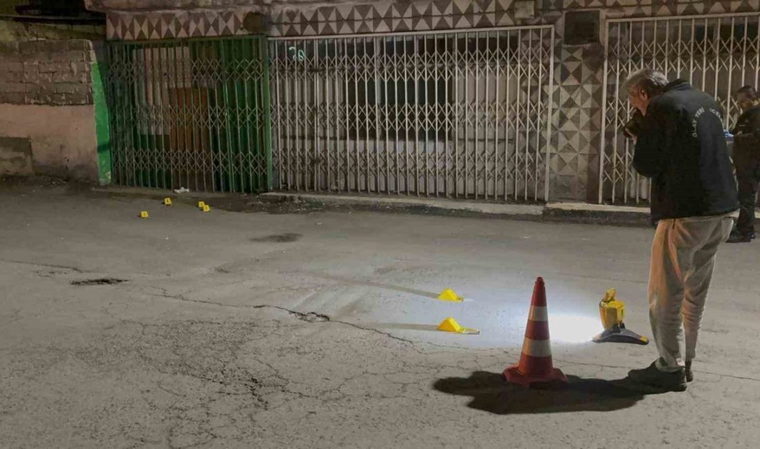 Pompalı tüfekle evi kurşunladılar Kayseri’nin Kocasinan ilçesinde kimliği belirsiz şahısların pompalı tüfekle açtığı ateş