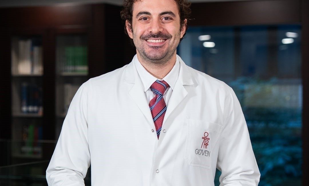 Güven Hastanesi Radyoloji Bölümü’nden Uzm. Dr. Emre Utkan Büyükceran, “Meme