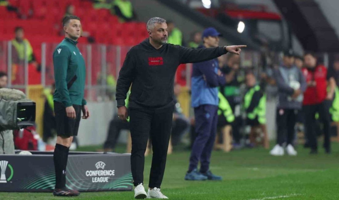 Samsunspor Teknik Direktörü Thomas Reis, Türkiye’de teknik direktörlerin çok kısa