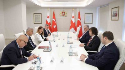 Sağlık Bakanı Kemal Memişoğlu, sağlık alanındaki ilişkilerin derinleştirilmesine yönelik temaslar