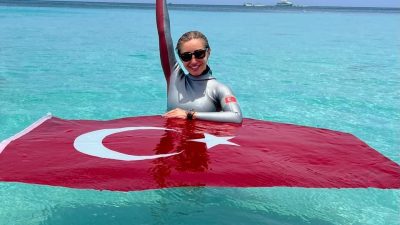 Milli sporcu Şahika Ercümen, 17 Ekim tarihinde Antalya’nın Kaş ilçesinde,
