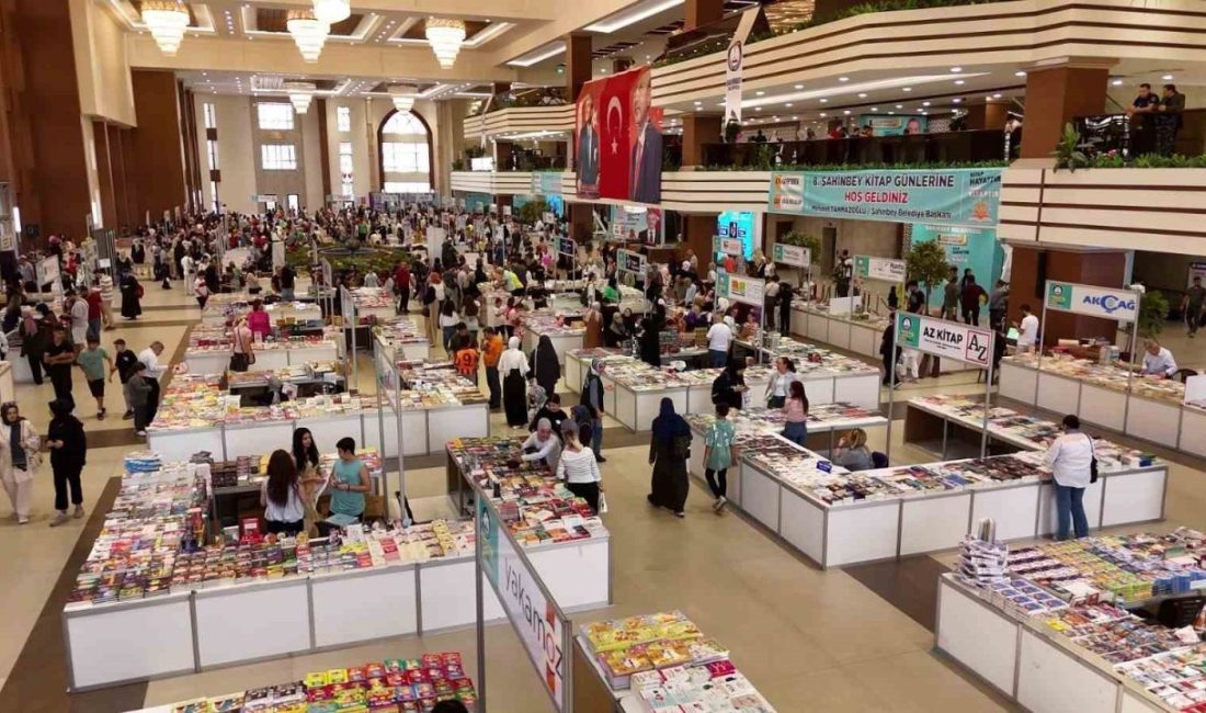 Şahinbey Belediyesi’nin kitap fuarını 150 binden fazla kişi ziyaret etti Şahinbey Belediyesi tarafından Şahinbey Kongre ve Sanat Merkezi’nde 11-19 Ekim
