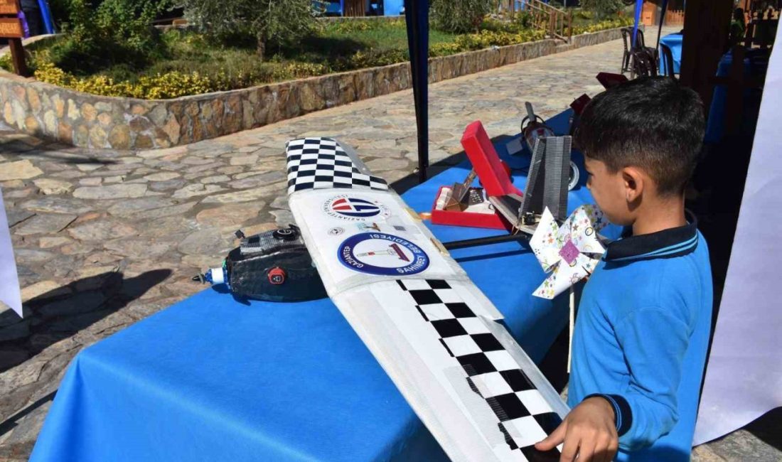 Şahinbey Belediyesi tarafından çocuklara yönelik düzenlenen Bilim Şenliği, birbirinden renkli