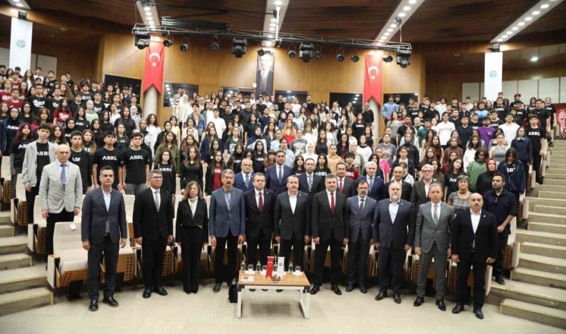 Adana’da düzenlenen, ‘Vefatının 50. Yılında Arif Nihat Asya Sempozyumu’ tamamlandı.