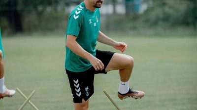 Sakaryaspor’da, Pendikspor maçında yaşanan tartışma sonrası kadro dışı bırakılan Caner