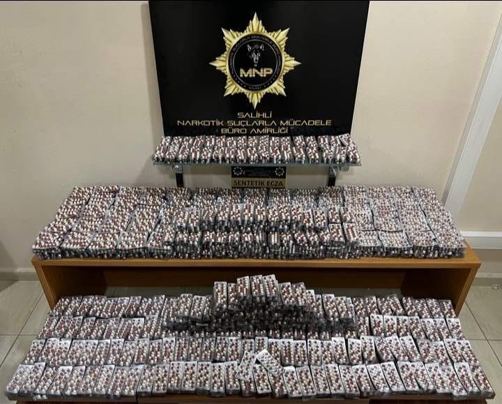 Salihli’de 30 bin adet sentetik uyuşturucu hap ele geçirildi: 4 tutuklama Manisa İl Emniyet Müdürlüğü Narkotik Suçlarla Mücadele Şube Müdürlüğü Salihli