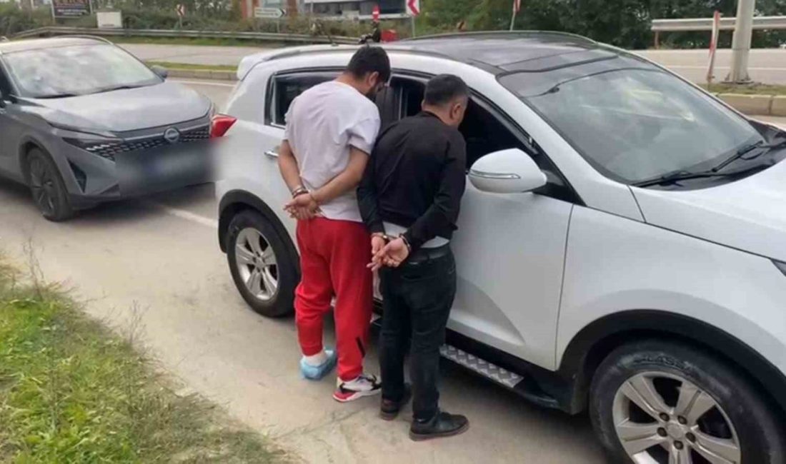Samsun’da polisin takibi sonucu bir araçta yapılan aramada 1 kilo