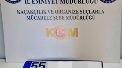 Samsun’da polis ekiplerince düzenlenen çalışmada aracına sahte plaka taktığı tespit