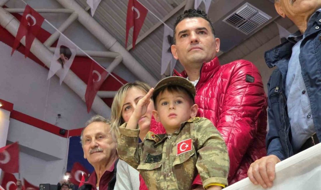 SAMSUN (İHA) – Samsun’da 29 Ekim Cumhuriyet Bayramı, düzenlenen törenle