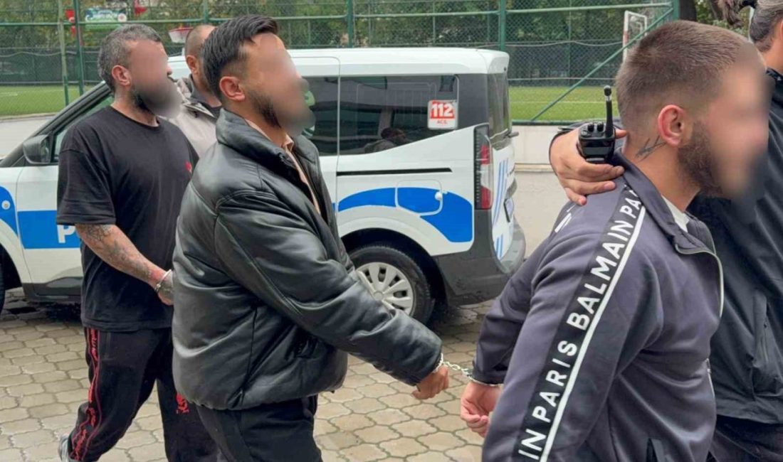 Samsun’da otomobil kurşunlayan 3 kişi yakalandı Samsun’da bir spor salonu önünde otomobile silahlı saldırı düzenleyen 3