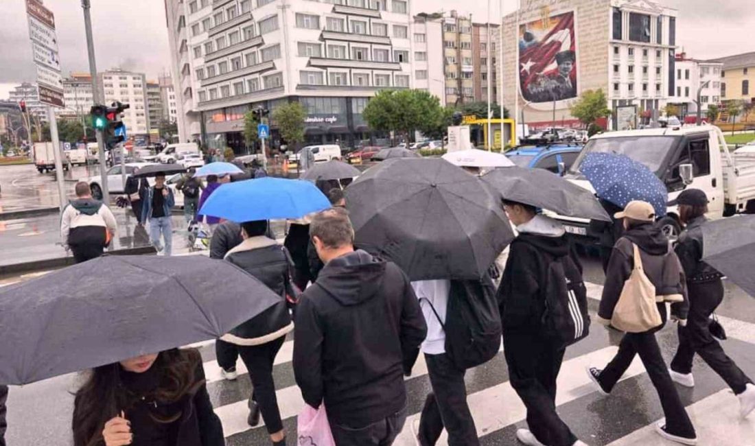 Samsun’da yağmur etkili oldu Samsun’da dün akşam saatlerinde başlayan yağmur, bugün de etkili olurken,