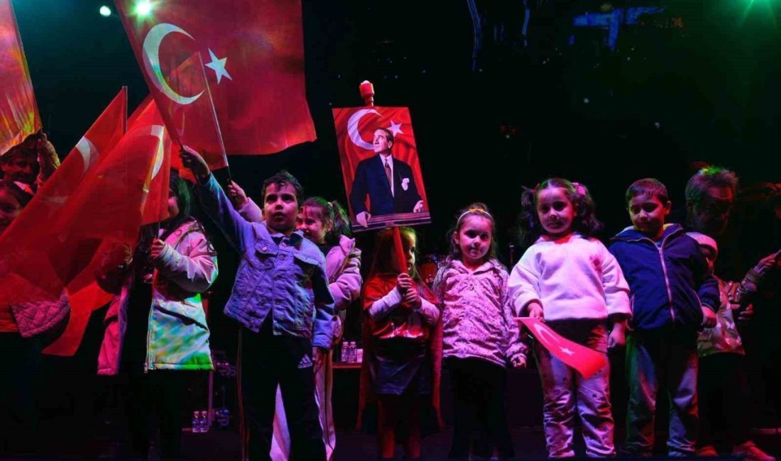 Cumhuriyetin 102’nci kuruluş yılı, Sancaktepe’de büyük bir coşkuyla kutlandı. Binlerce