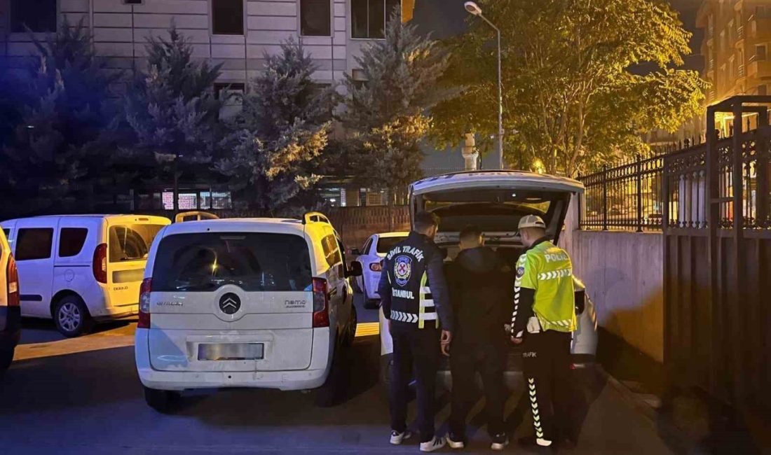 Sancaktepe’de yol verme kavgasında trafik güvenliğini tehlikeye düşüren iki sürücü yakalandı Sancaktepe’de yol verme meselesi nedeniyle aralarında tartışma çıkan ve trafik