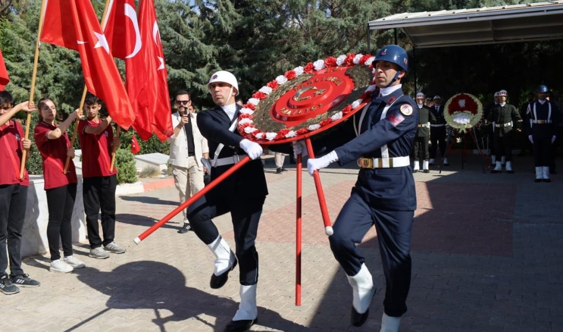 Şanlıurfa’da 29 Ekim Cumhuriyet Bayramı etkinlikleri kapsamında, Çelenk Sunma Töreni