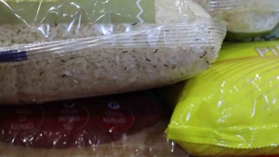 Şanlıurfa Büyükşehir Belediyesi zabıta ekiplerinin şehir genelinde yaptığı market denetimlerinde