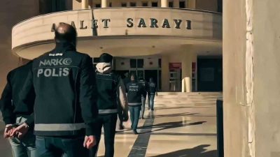 Şanlıurfa’da düzenlenen uyuşturucu operasyonunda gözaltına alınan 23 şüpheliden 14’ü tutuklandı.