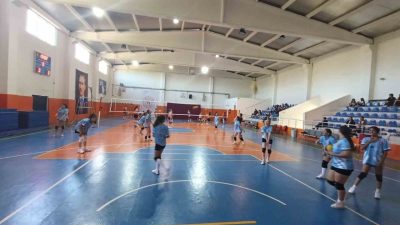 0 mağlup oldu. Sarıgöl Gençlik ve Spor Kompleksi Spor Salonu’nda