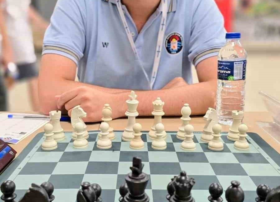 Çeşme Belediyespor Kulübü Satranç sporcusu Talat Yıldız, uluslararası satranç puanı