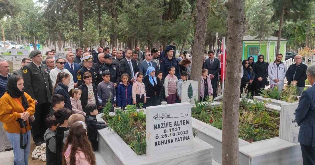 Diyarbakır’ın Bismil ilçesinde terör saldırısında henüz 25 günlük öğretmenken babasıyla